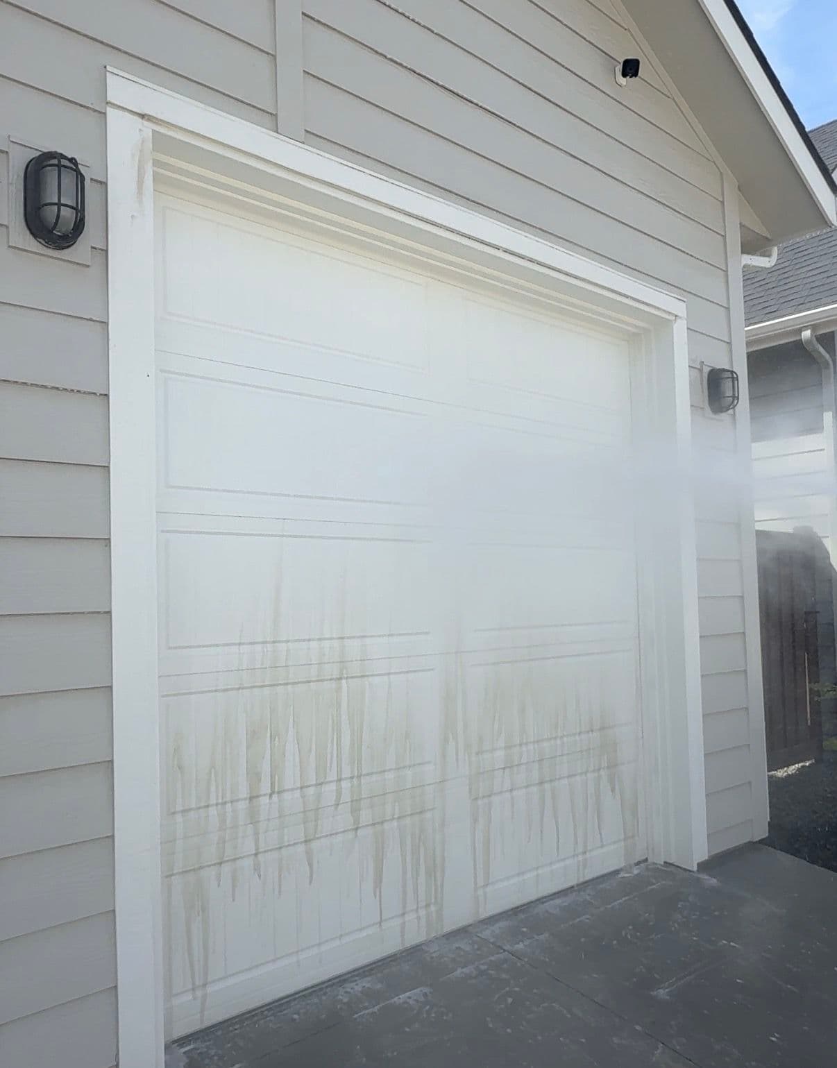 Project Garage Door Stains Don't Stand a Chance Against a Soft Wash image