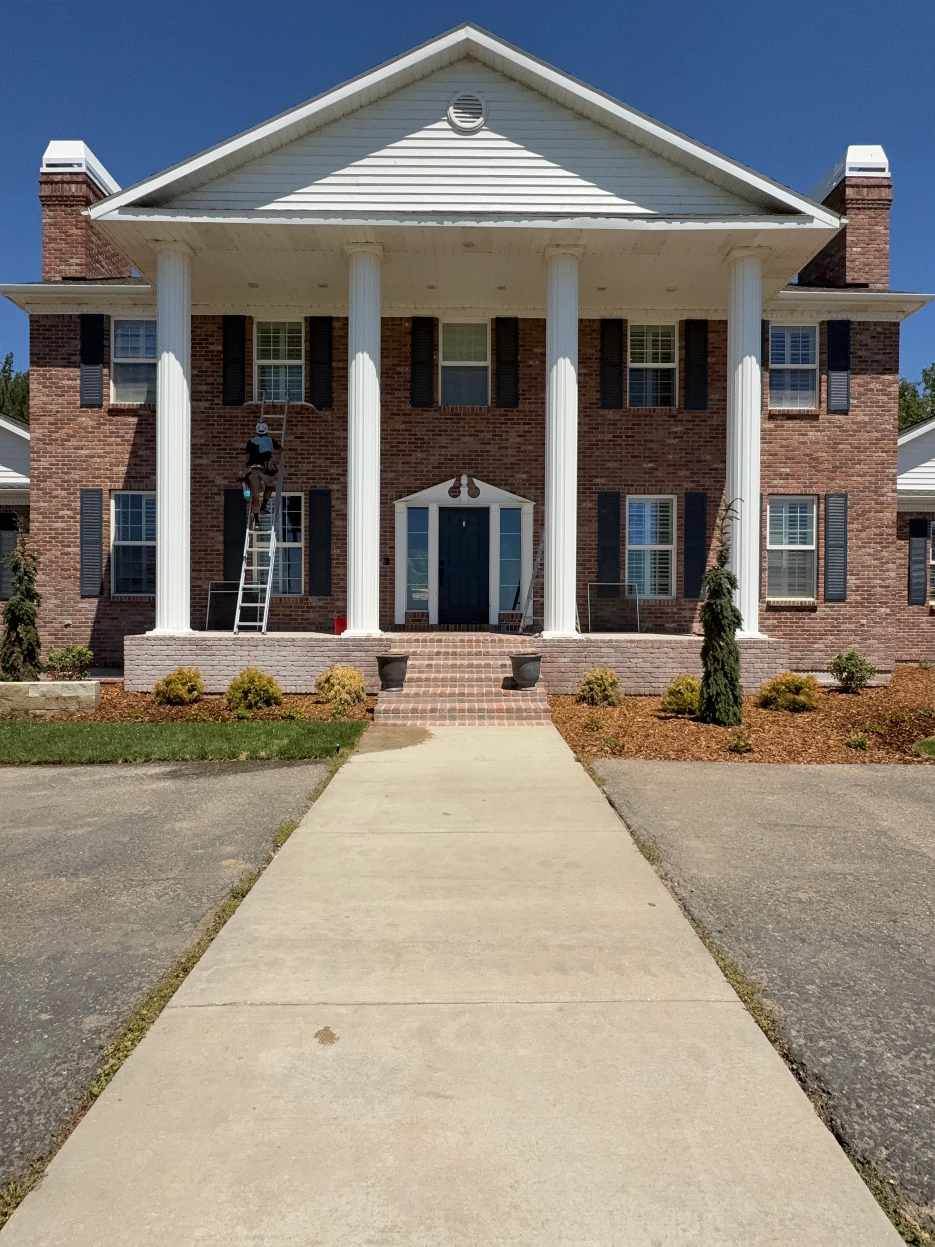 Project Streak-Free Window Cleaning on a Grand Star Home image