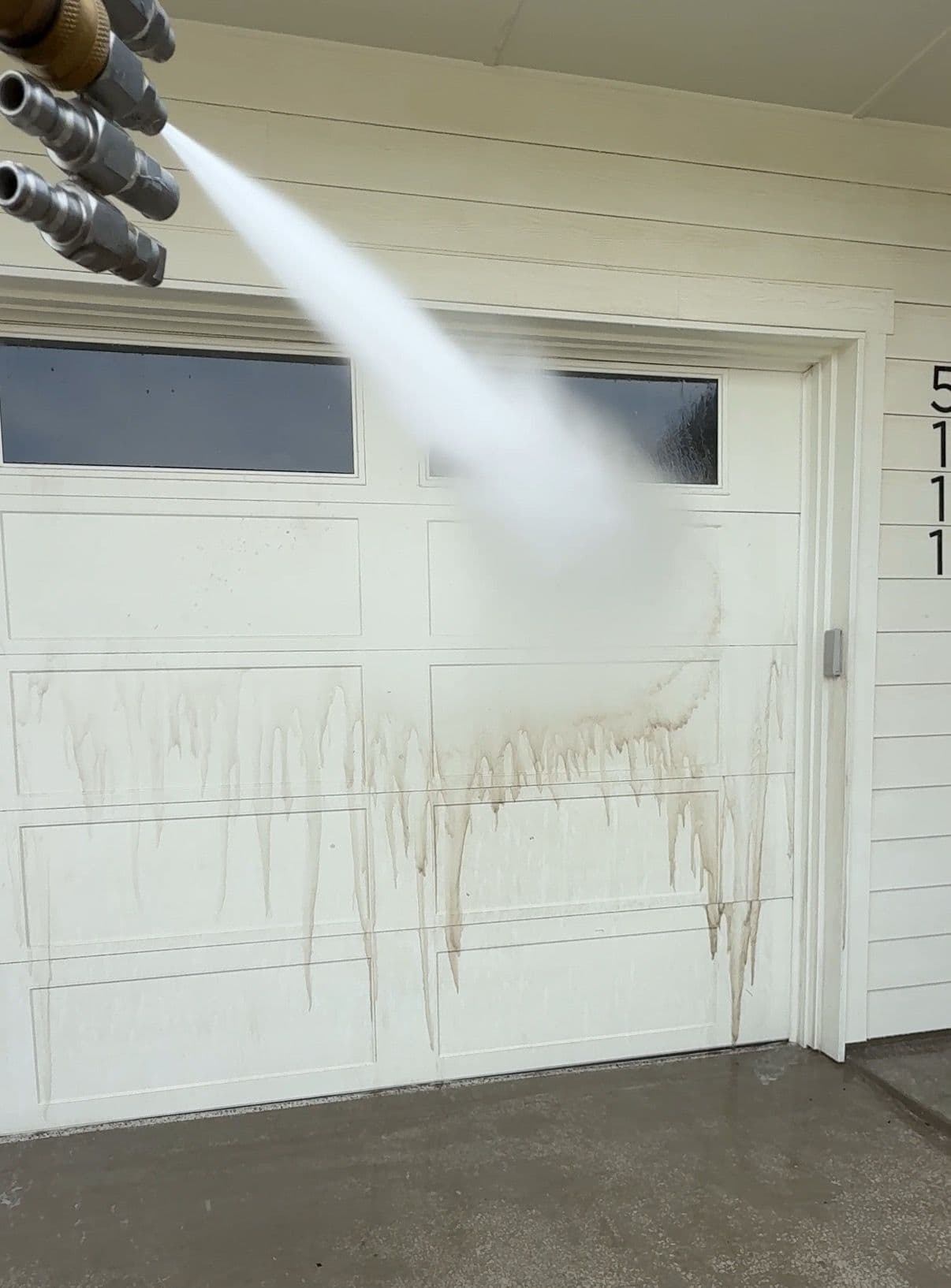 Grime-Free Garage Doors with Soft Wash Power in Meridian Idaho