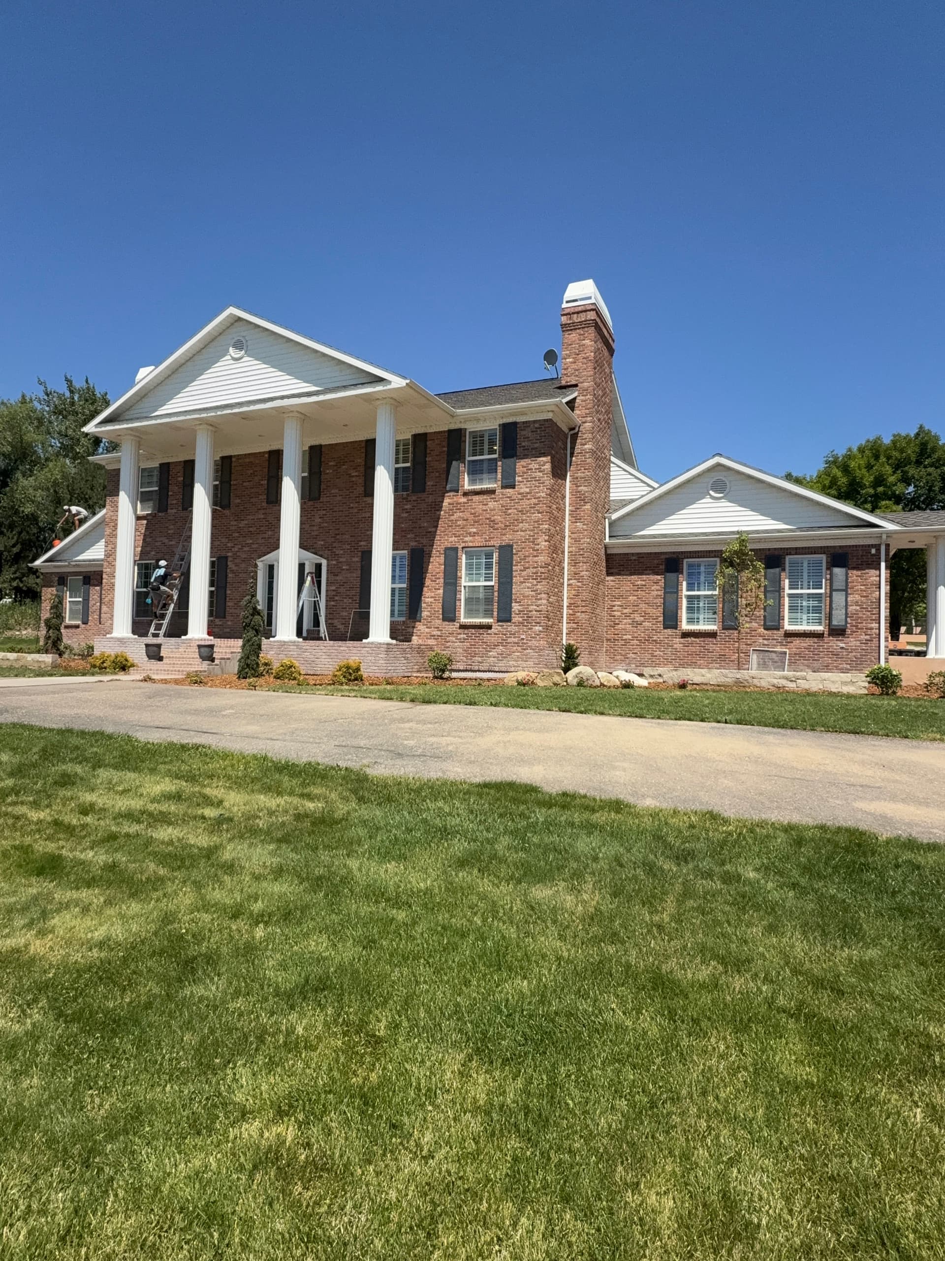 Gallery photos for Streak-Free Window Cleaning on a Grand Star Home: Image #1